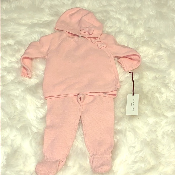 Max Studio Other - Baby girl Warm sweater and pants set with hat NWT